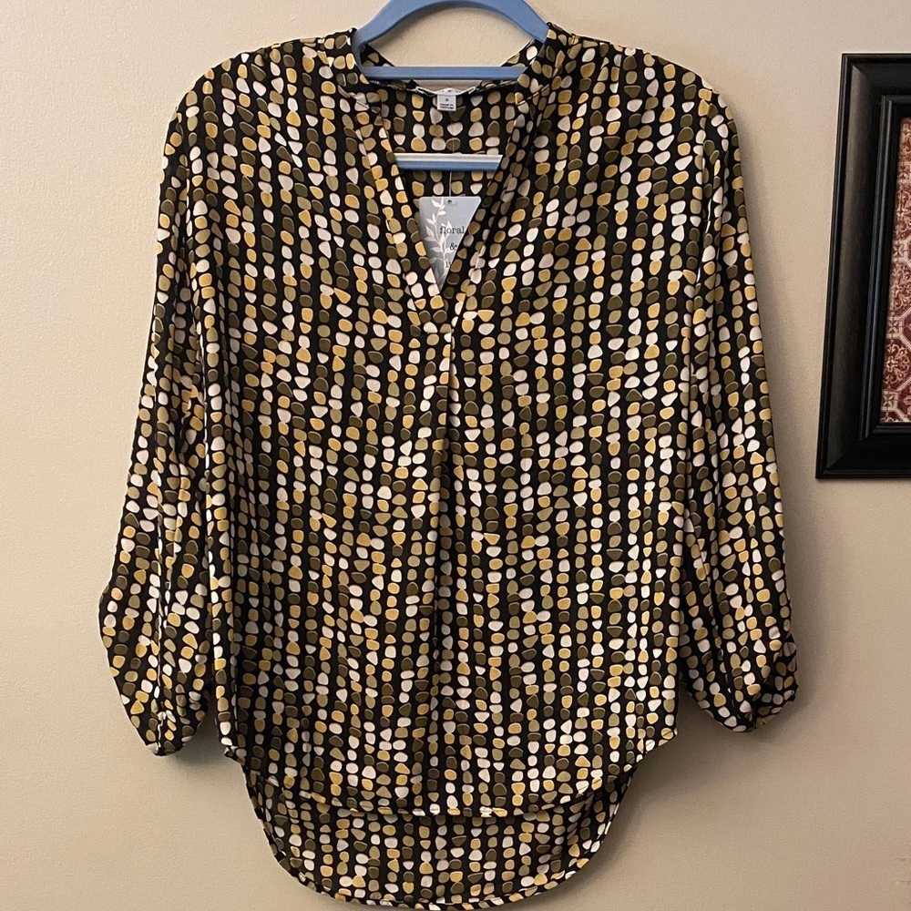 Floral & Ivy Stylish Black and Gold Women's Top 🆕